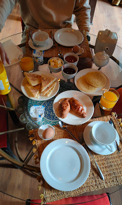 Balade en chameau et thé à la menthe dans le désert marocain