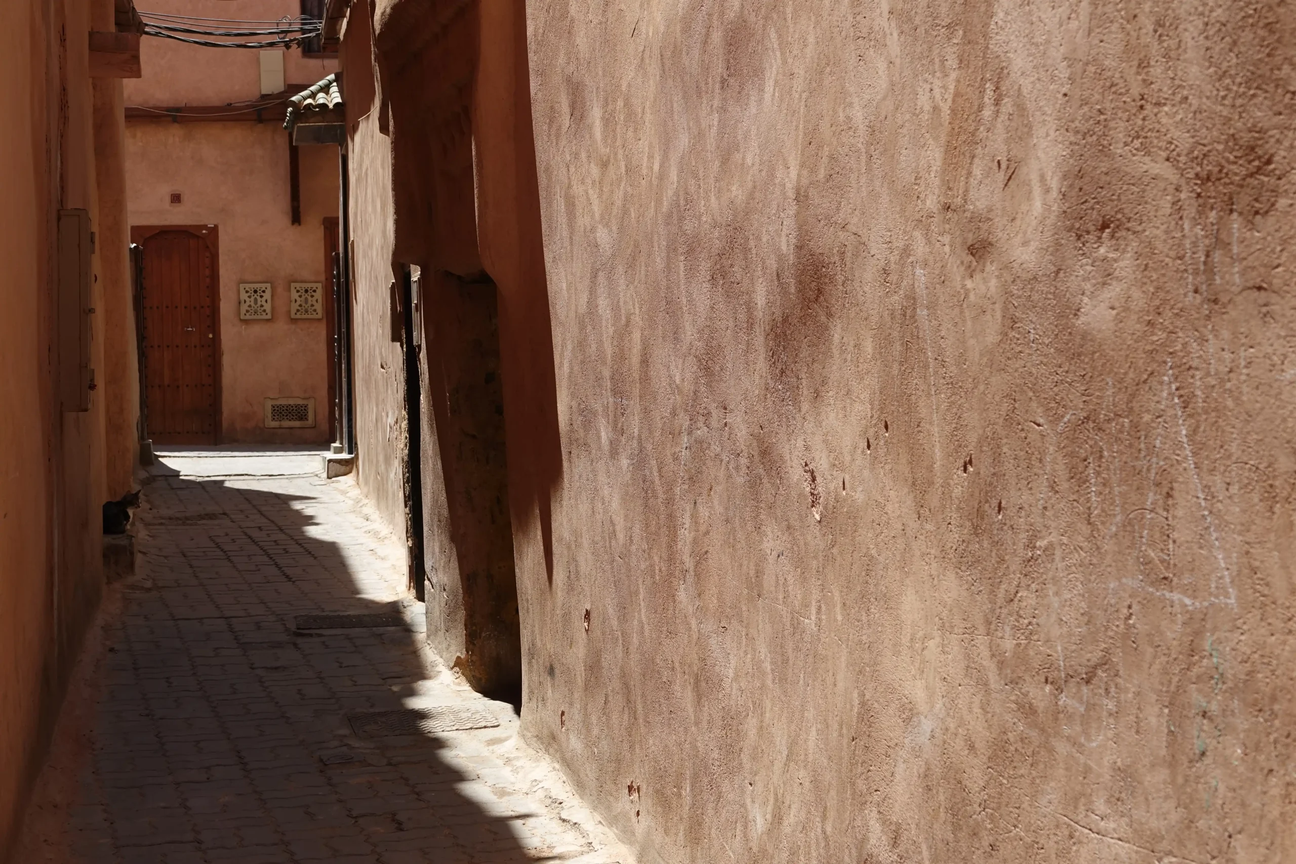 Une expérience immersive à Marrakech : entre riad et désert